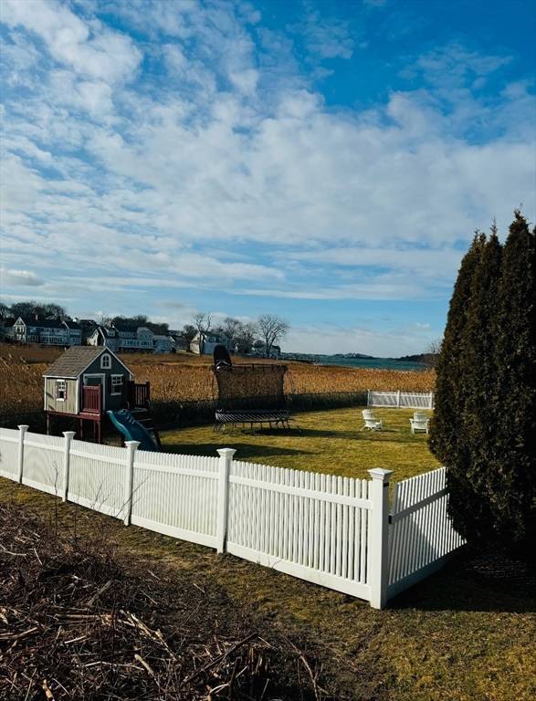 Hingham, MA 02043,53 Bel Air Road