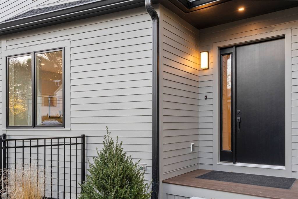 Newton, MA 02461,956 Walnut Street #7