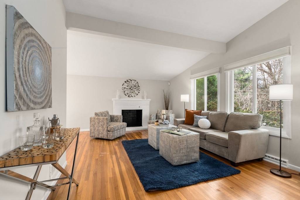 Sharon, MA 02067,30 Hampton Road