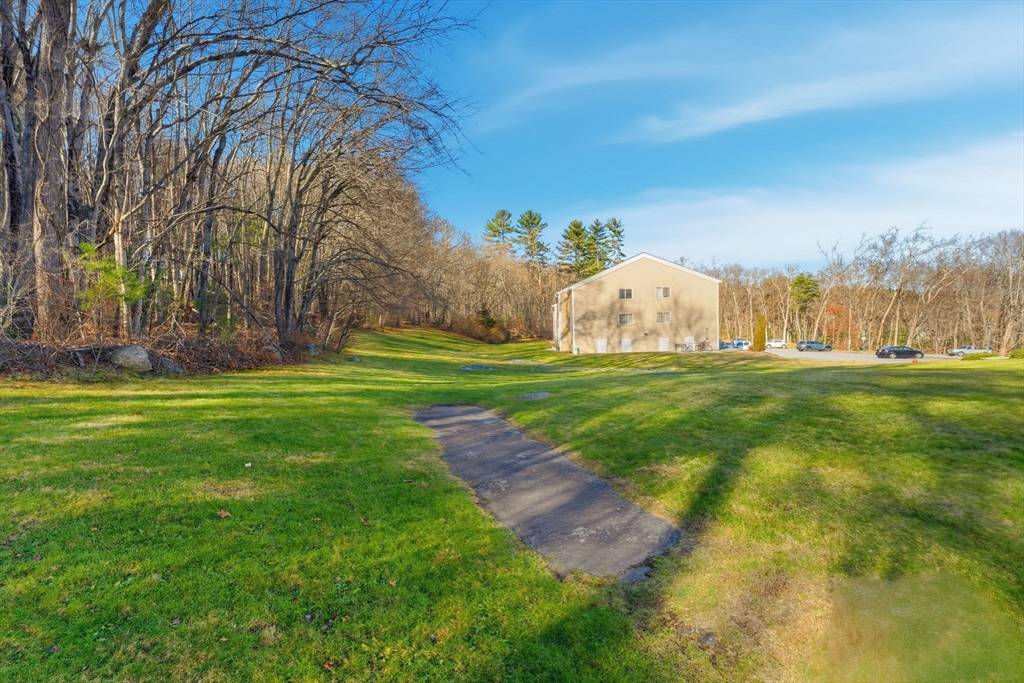 Uxbridge, MA 01569,129 Quaker Hwy #6