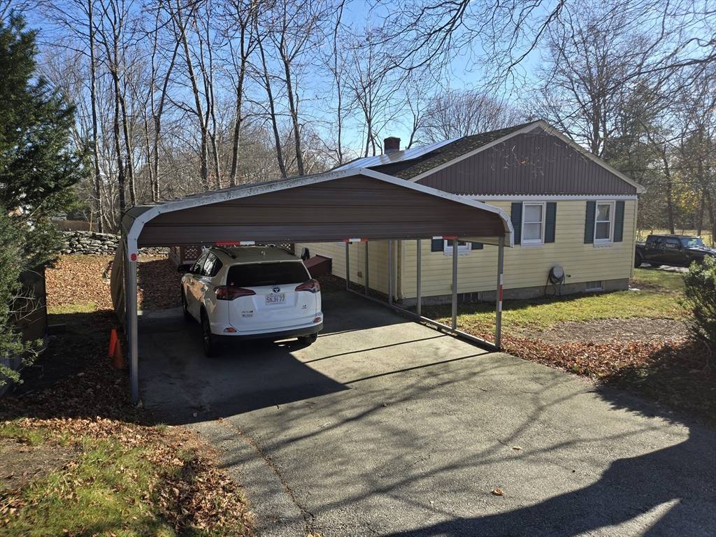 Dudley, MA 01571,18 Fairview Ave