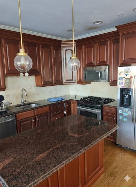 Clinton, MA 01510,806 Ledgewood Way #806