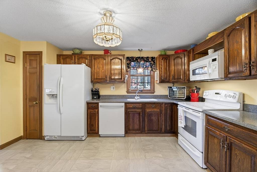 Winchendon, MA 01475,302 Ash St