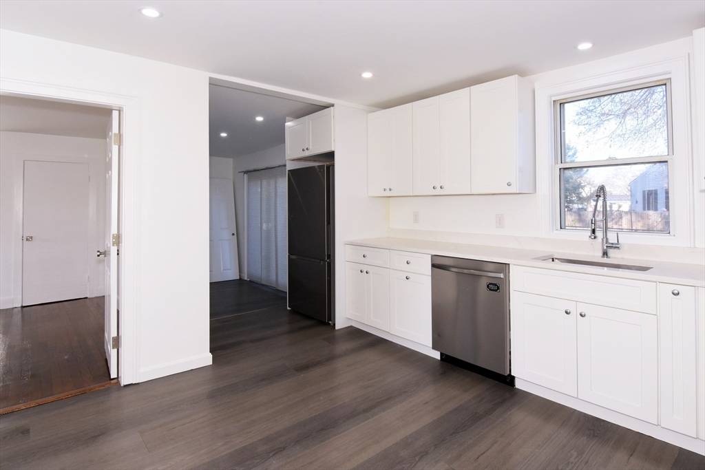 Lawrence, MA 01843,11 W Hawley Street