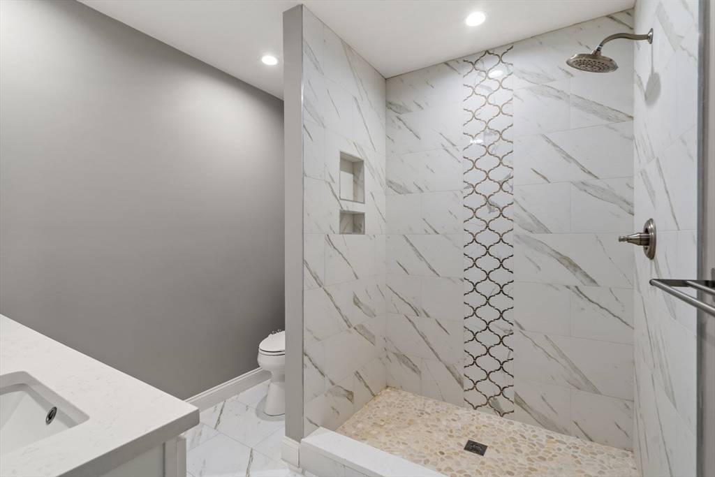 Mendon, MA 01756,93 Providence St #B