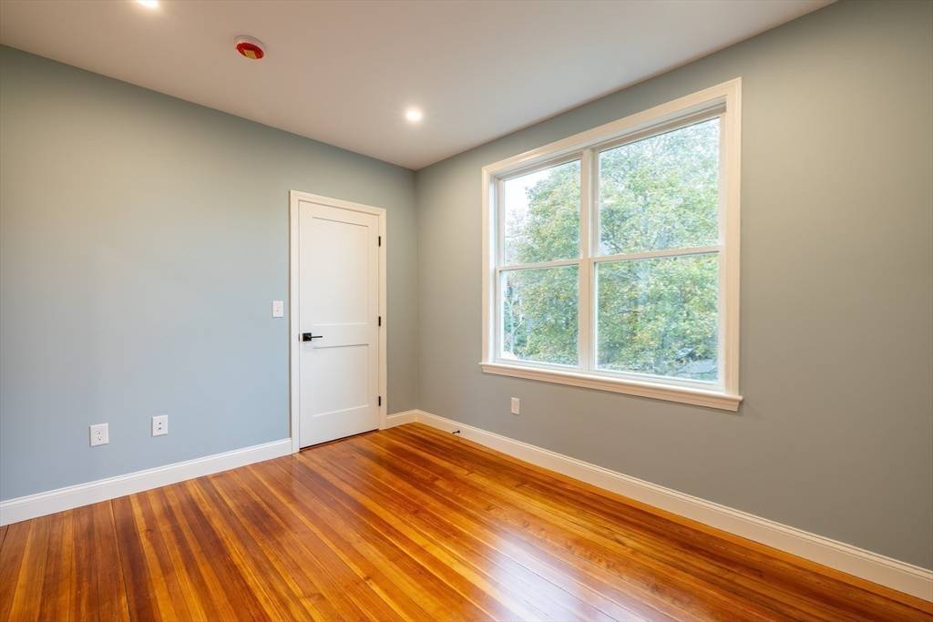 Boston, MA 02125,663 Columbia Road #1