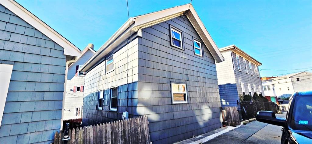 Fall River, MA 02723,23 Pitman Street