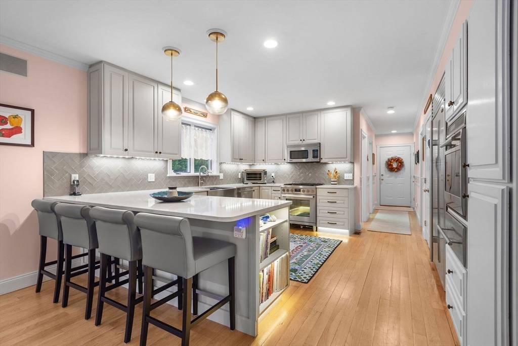 Dennis, MA 02633,13 Hayfield Rd