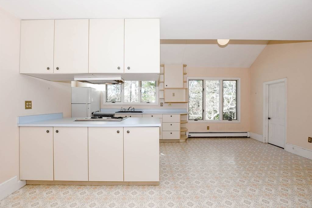 Marion, MA 02738,418 Front Street #1