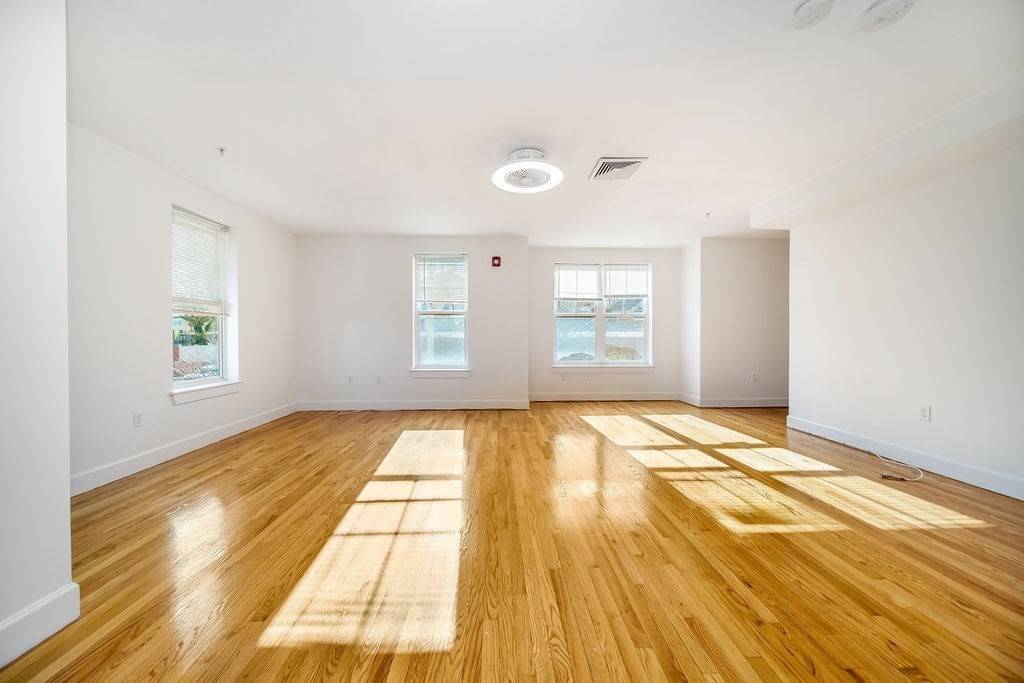 Chelsea, MA 02150,144 Library St #144