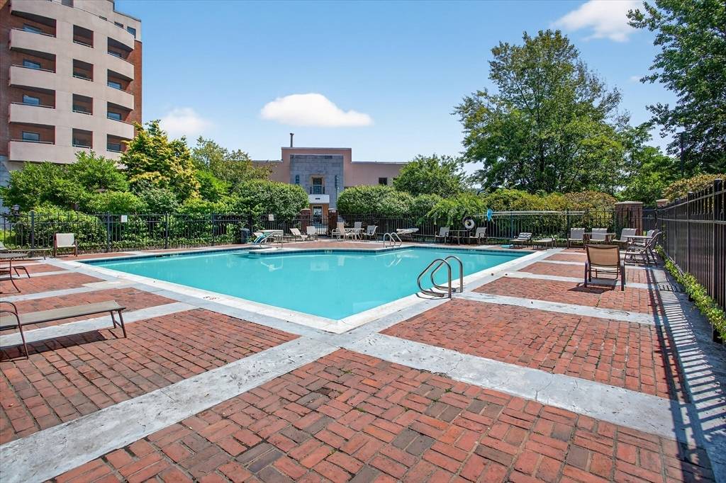 Chelsea, MA 02150,175 Cottage St #312