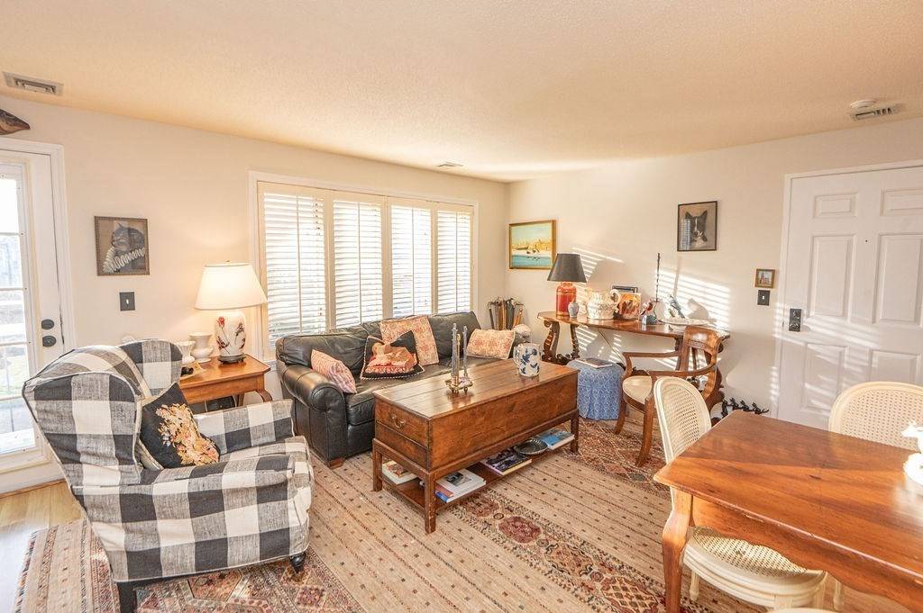 Swampscott, MA 01907,432 Humphrey Street #9