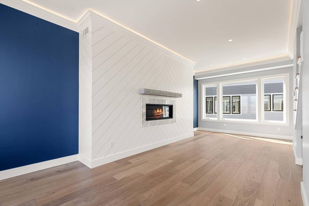 Waltham, MA 02453,308 Newton Street #1F