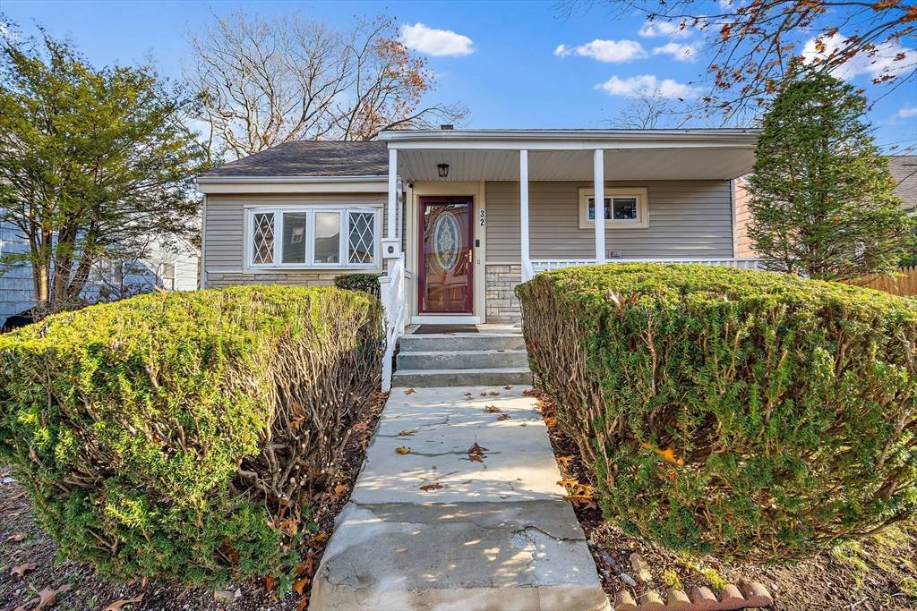 Boston, MA 02126,32 Violet St