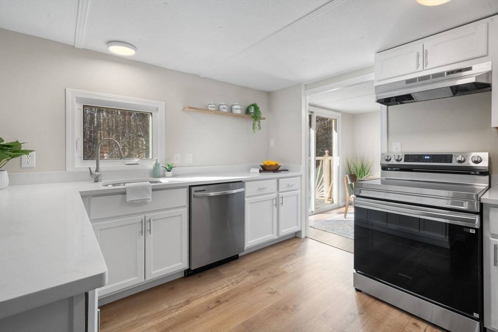 Templeton, MA 01468,54 Orchard Ln