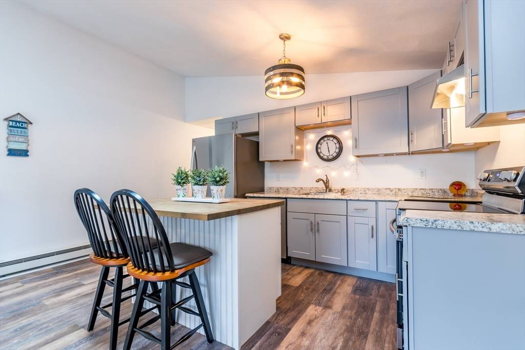 Mashpee, MA 02649,70 Cape Dr #11D