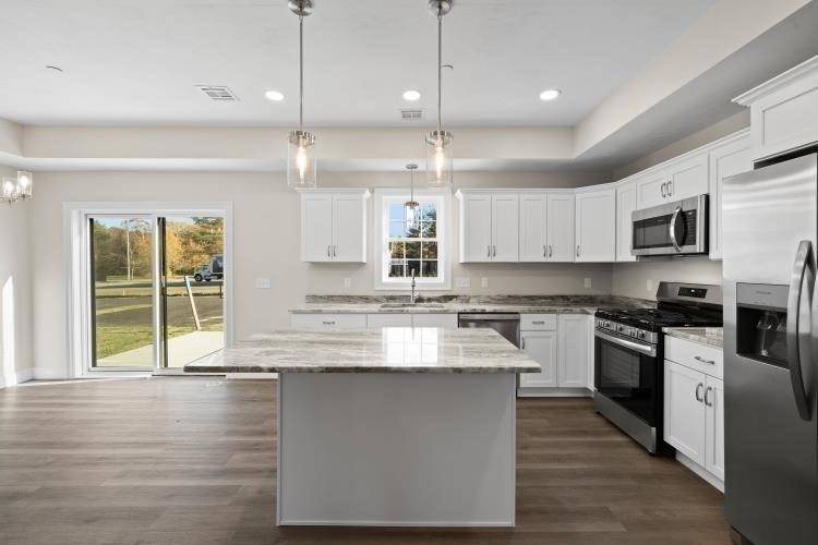 Taunton, MA 02780,25 Johnson St #B