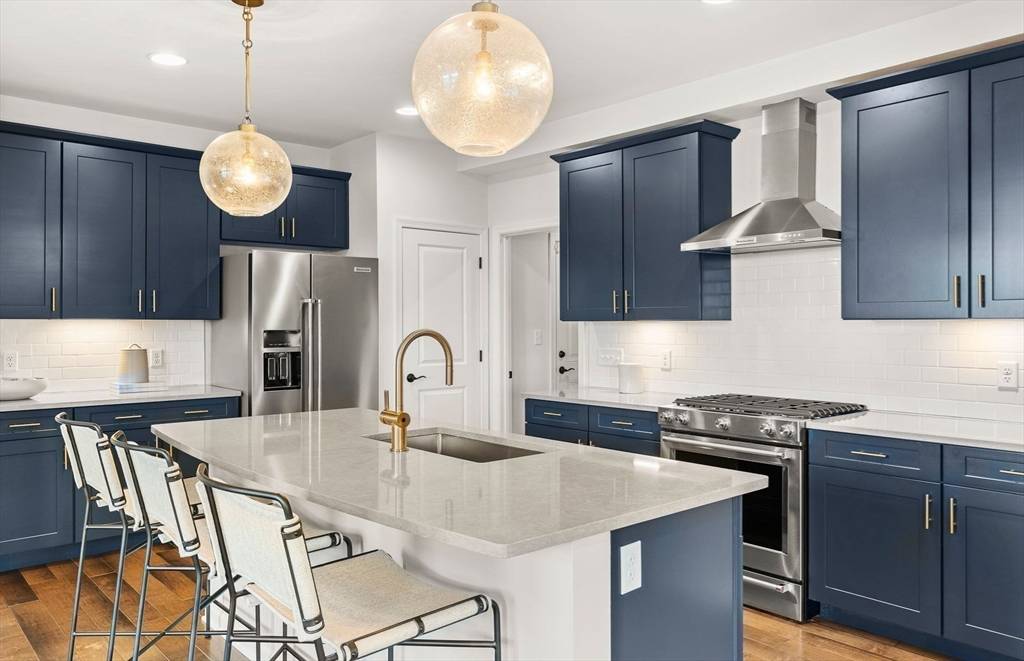 East Providence, RI 02916,38 East Point Drive #005