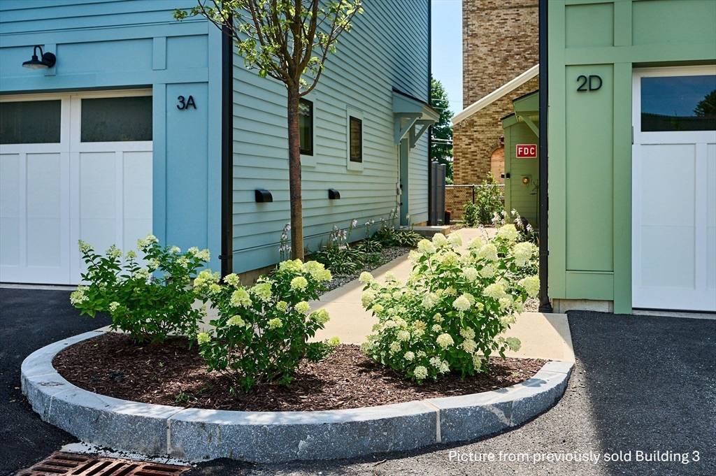 Northampton, MA 01060,10 Hawley Street #4A