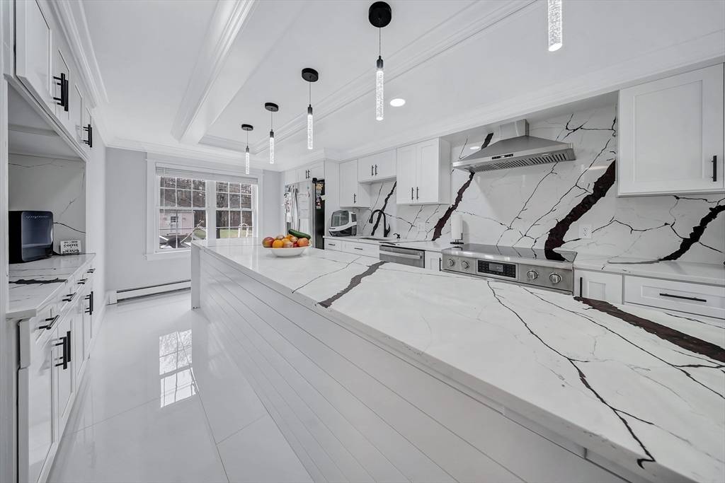 Upton, MA 01568,3 Stoddard St