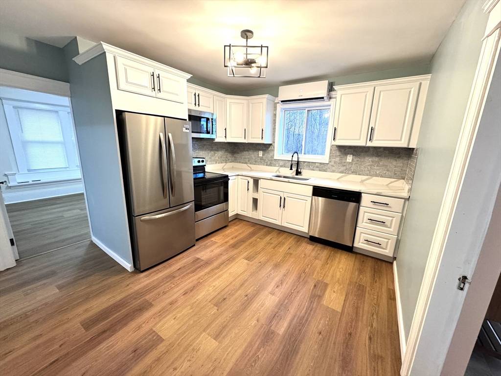 Worcester, MA 01606,9 Idalla Ave