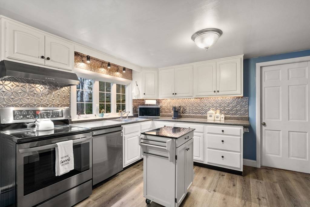 Oxford, MA 01540,10 Old Millbury Rd