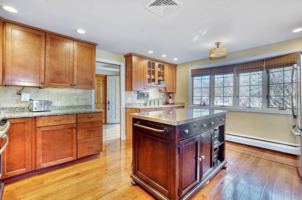 Dedham, MA 02026,11 Granite Street