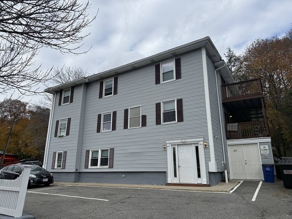 Medford, MA 02155,279 West Fellsway #1