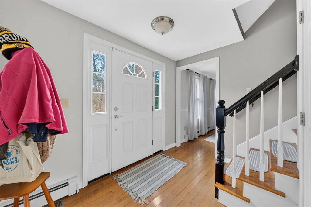 Lakeville, MA 02347,60 Lakeside Ave