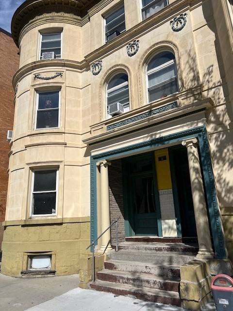 Brookline, MA 02446,675 Washington St #1
