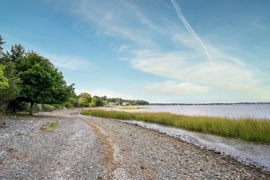 Warren, RI 02885,11 Stonegate