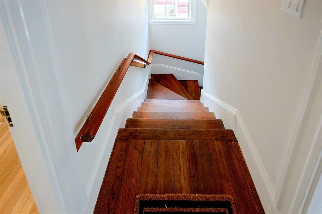 Watertown, MA 02472,33 Woodleigh Rd #2