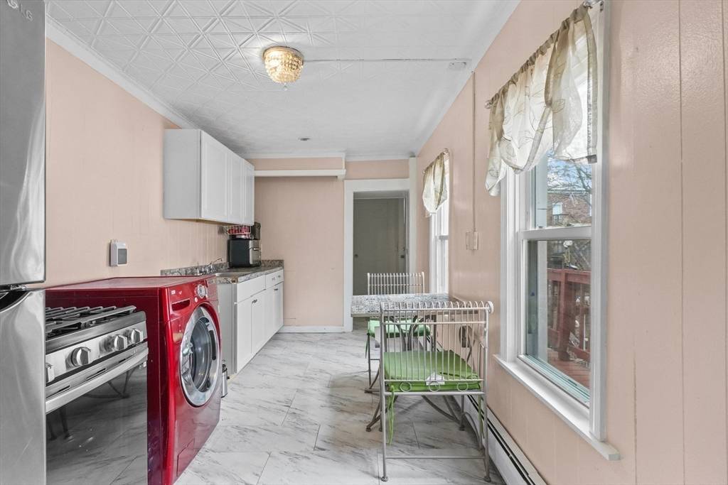 32 Orchard St Lawrence, MA 01840