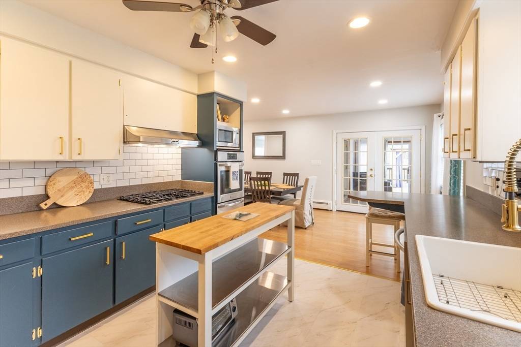 Westport, MA 02790,9 Register Ave