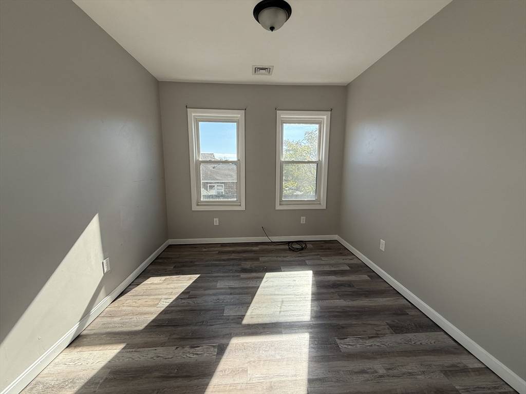 Lawrence, MA 01841,357 Howard St #4