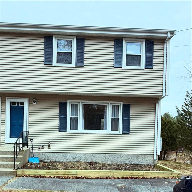 Taunton, MA 02718,391 Caswell Street #2
