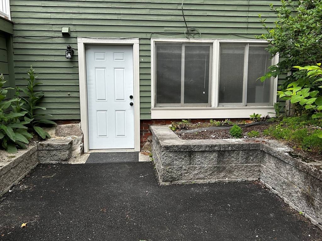 Beverly, MA 01915,55 Hale #B