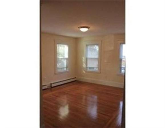 Marblehead, MA 01945,14 Hawkes St #2