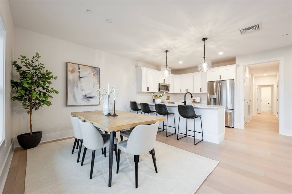 Wakefield, MA 01880,62 Foundry St #202