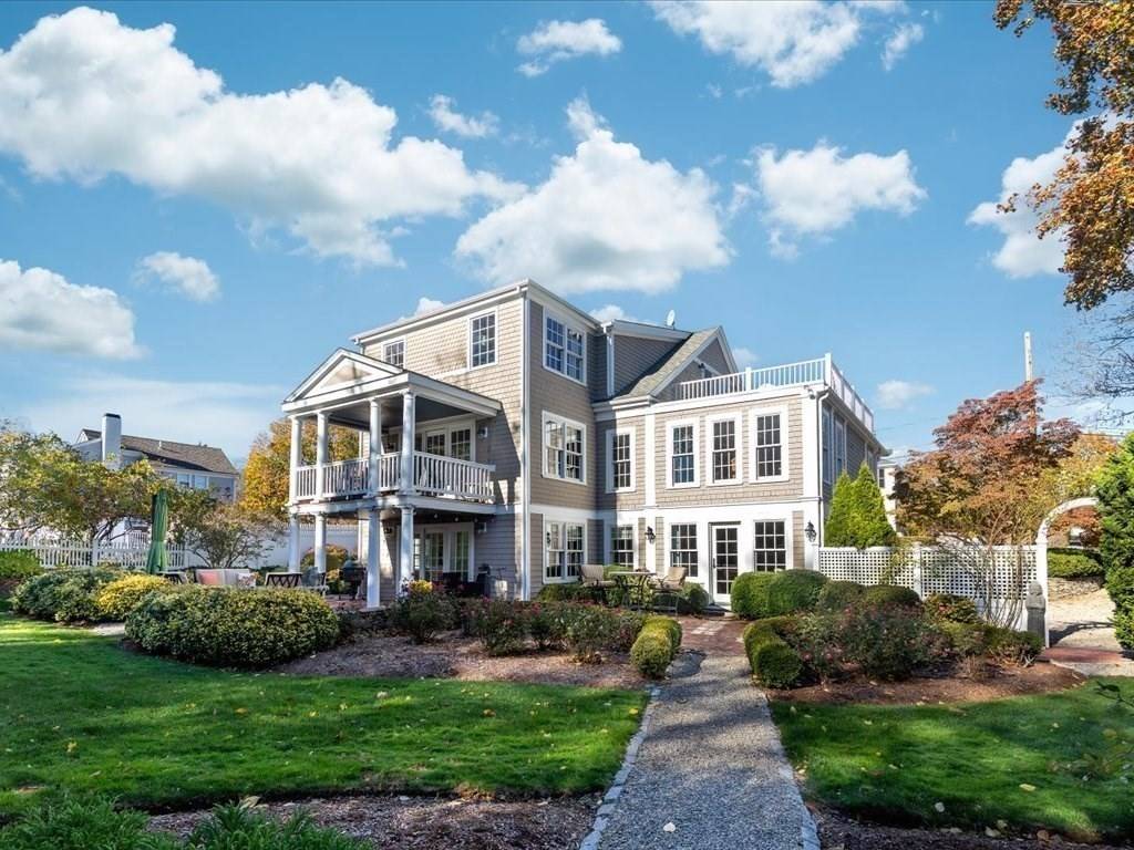 Duxbury, MA 02332,17 Winsor St