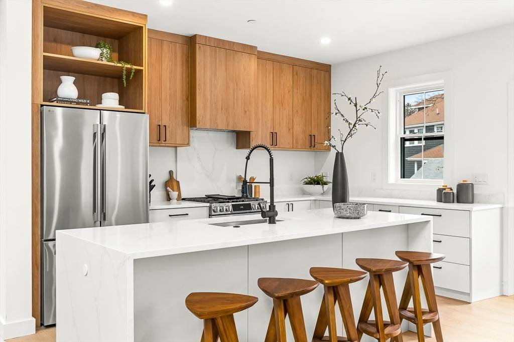 Melrose, MA 02176,12-14 Sylvan St. #2