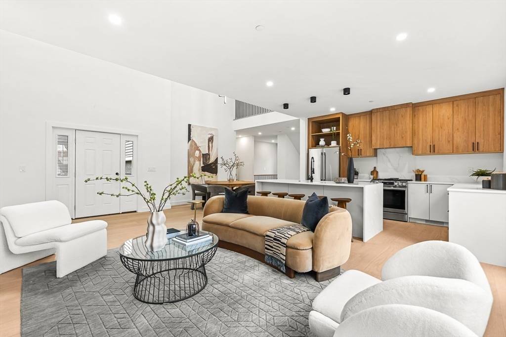 Melrose, MA 02176,12-14 Sylvan St. #2