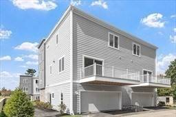 Burlington, MA 01803,225 Middlesex Turnpike #105