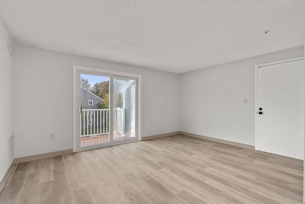 Natick, MA 01760,11 Silver Hill Ln #11