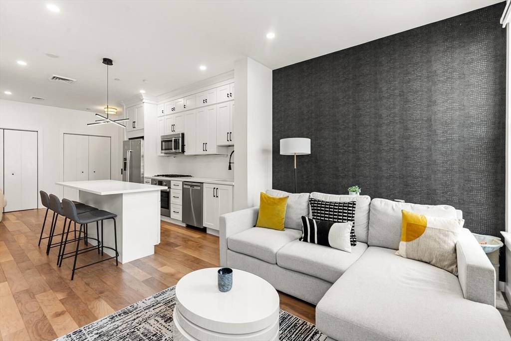 Boston, MA 02129,45 1st Ave #202