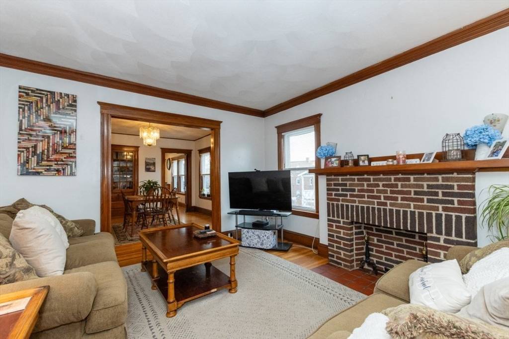 Belmont, MA 02478,17-19 Worcester St. #19