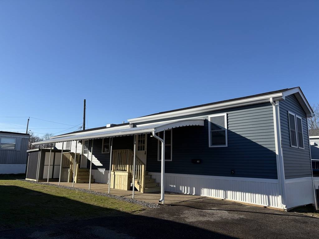 North Attleboro, MA 02760,300 East Washington #20N