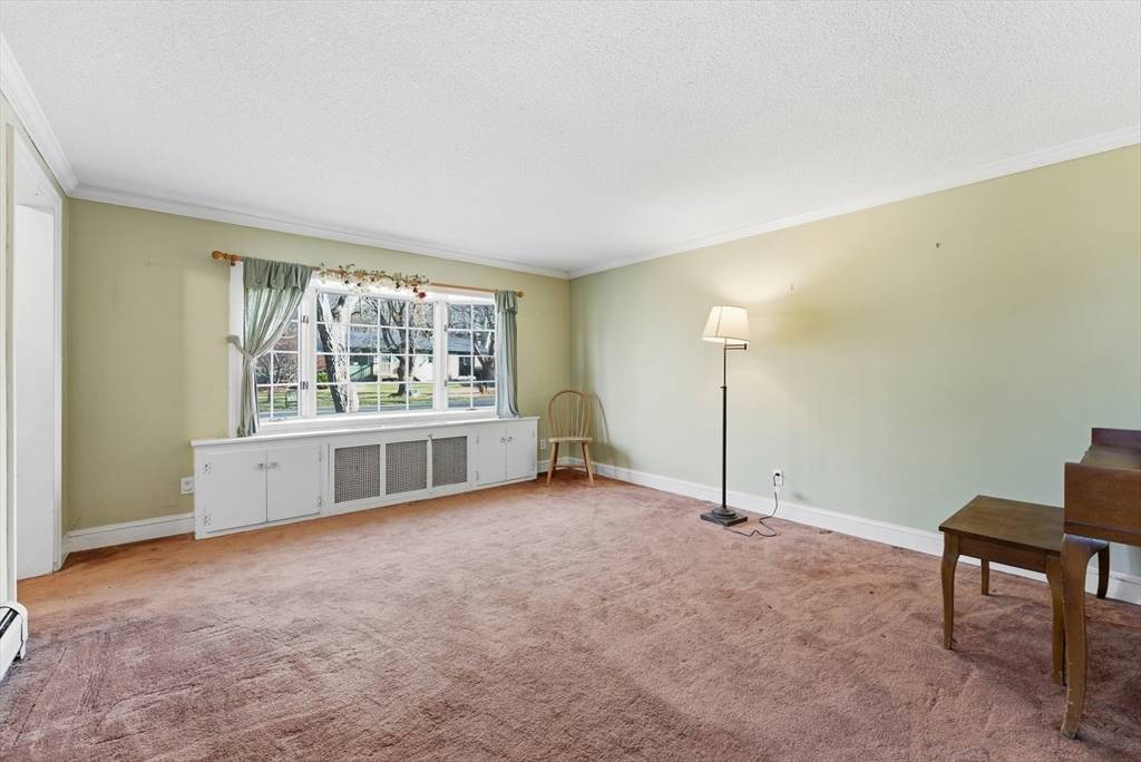 South Hadley, MA 01075,289 Morgan Street