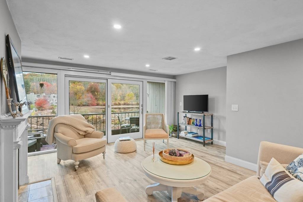 North Andover, MA 01845,115 Mill Pond #115