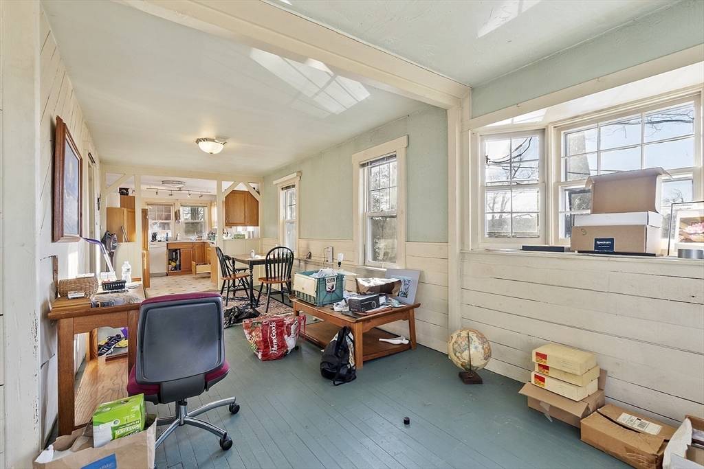 Rutland, MA 01543,2 Kosta Ave